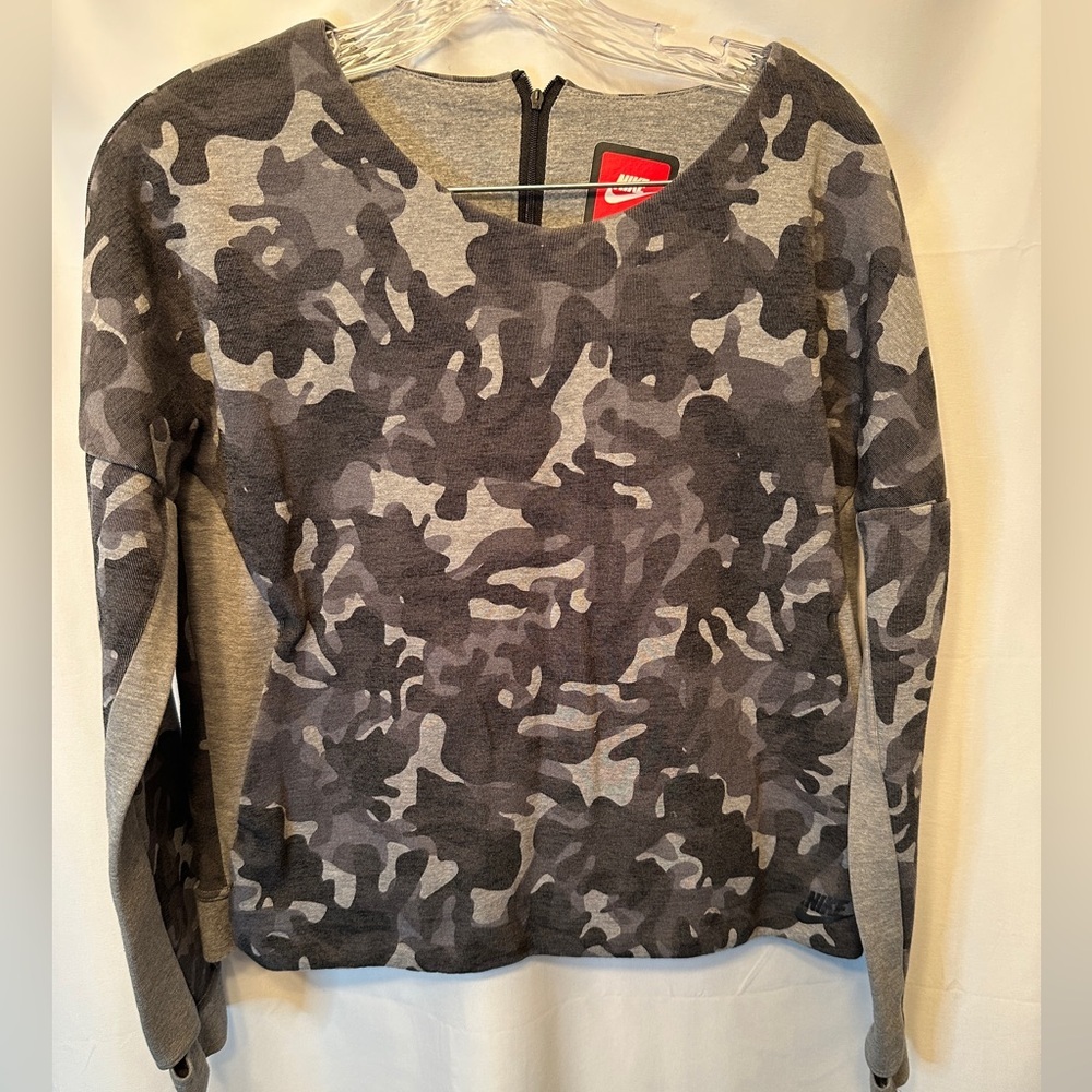 Nike Women's Medium Tech Fleece Sweatshirt Camo Crew‎ Top Thermal Zip Back